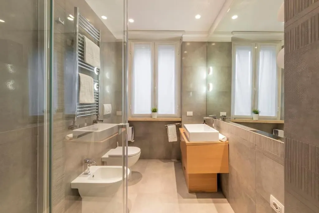 Rome 2 - Exclusive 2Bedroom & 2Bathroom 0*,  Italy