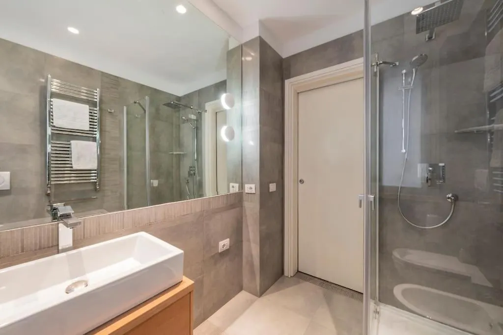 Rome 2 - Exclusive 2Bedroom & 2Bathroom Apartment